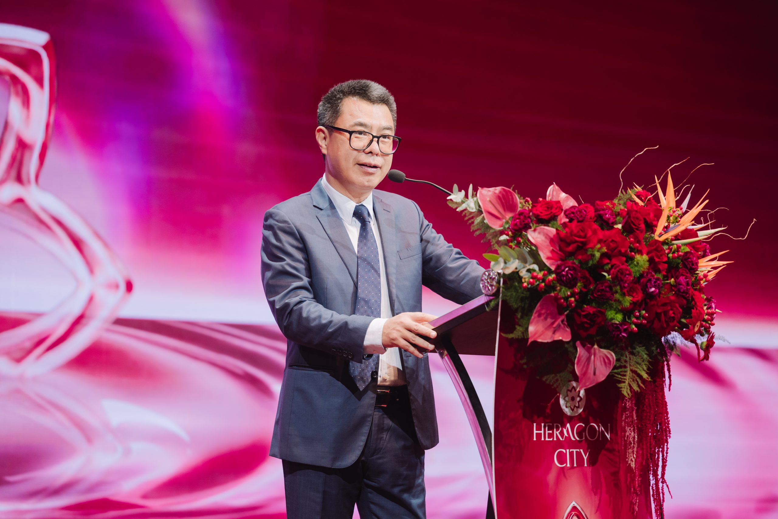 Hơn 600 chiến binh kinh doanh hội tụ tại Lễ ra quân phân khu The Glory: Khởi động hành trình “Chọn rực rỡ – Chạm vinh quang”